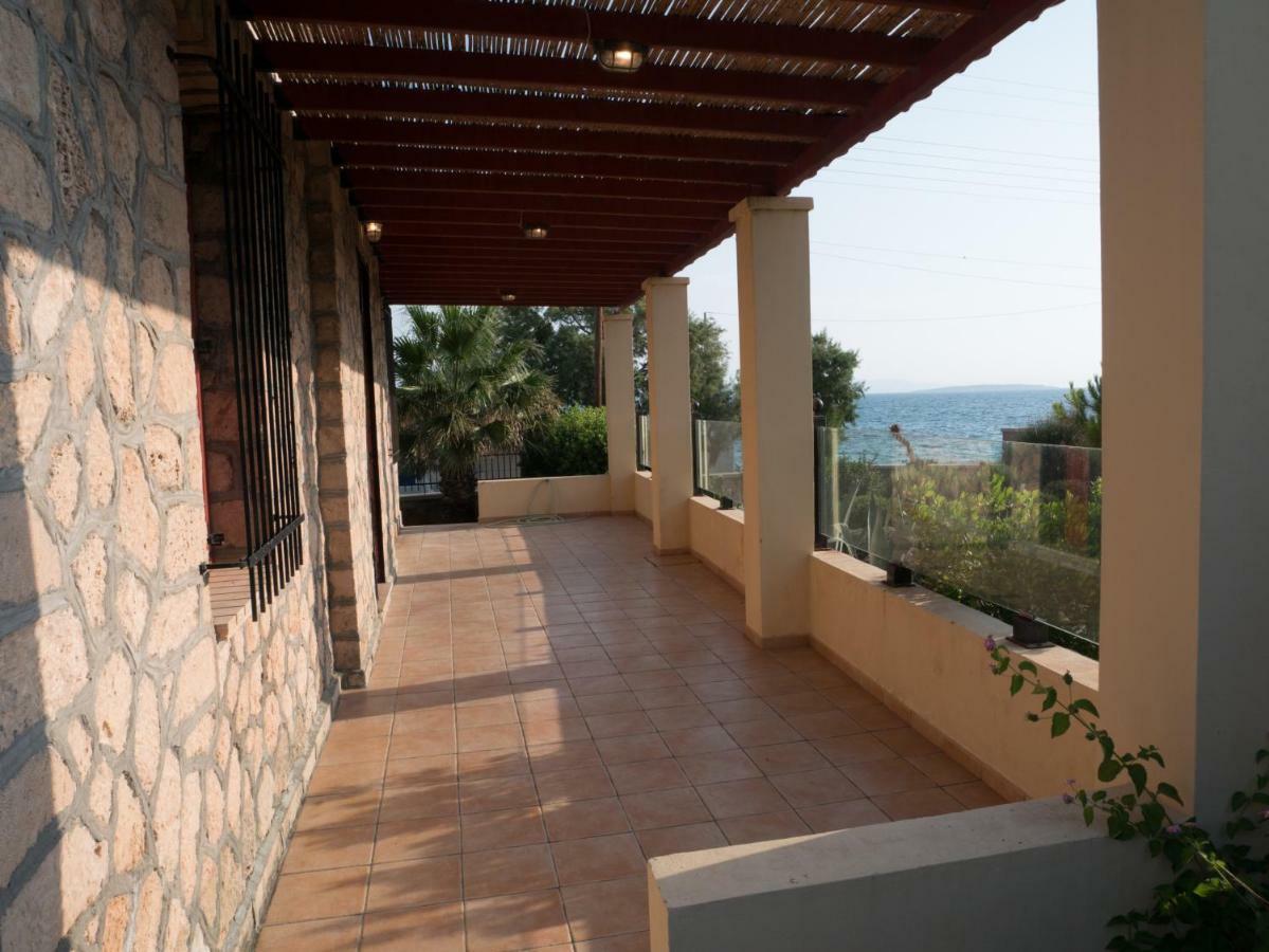 Vila Stone House Khloi Exteriér fotografie